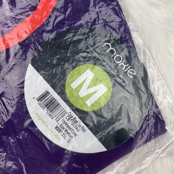 NWT Moxie Cycling Color Block Tee size Medium - Picture 4 of 5